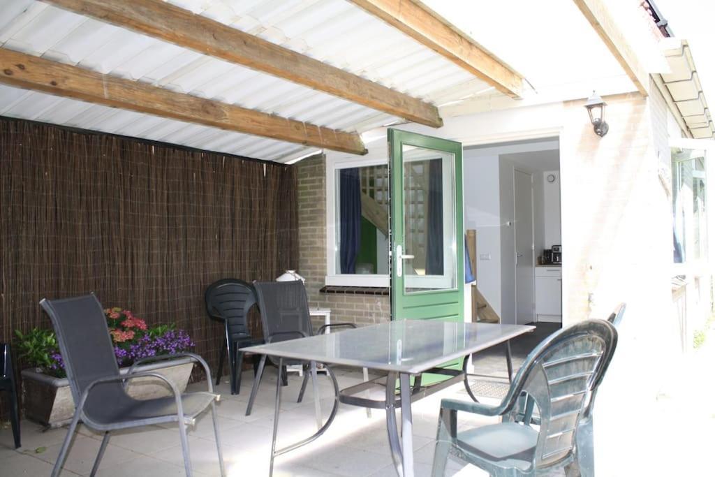 Villa De Bosrand Grenzend Aan Het Bos Castricum Exterior foto